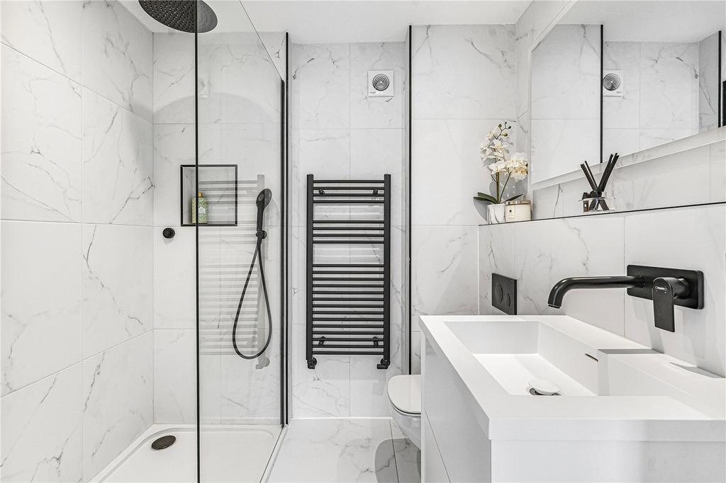 En Suite Shower