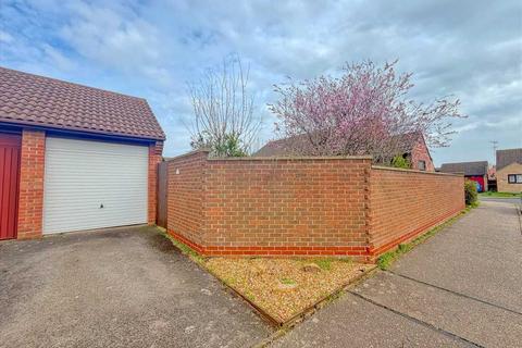 2 bedroom bungalow for sale, Frinton On Sea, kirby cross CO13