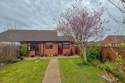 2 bedroom bungalow for sale, Frinton On Sea, kirby cross CO13