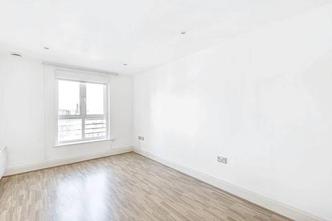 undefined, High Street, Brentford TW8