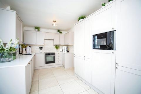 4 bedroom detached house for sale, Marden Road, Rochester, Kent, ME2