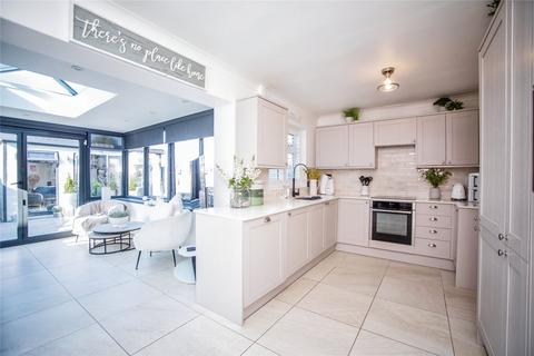 4 bedroom detached house for sale, Marden Road, Rochester, Kent, ME2