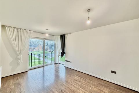 2 bedroom apartment to rent, Blackburn Way, Hounslow TW4