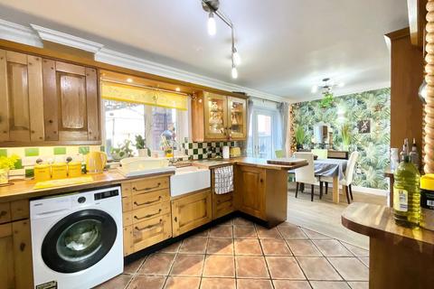 5 bedroom semi-detached house for sale, Churnet Grove, Stoke-On-Trent ST10