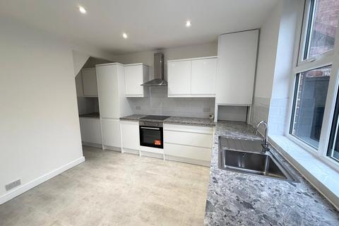 2 bedroom terraced house to rent, Dundonald Road, Didsbury, Manchester, M20