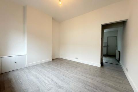 2 bedroom terraced house to rent, Dundonald Road, Didsbury, Manchester, M20