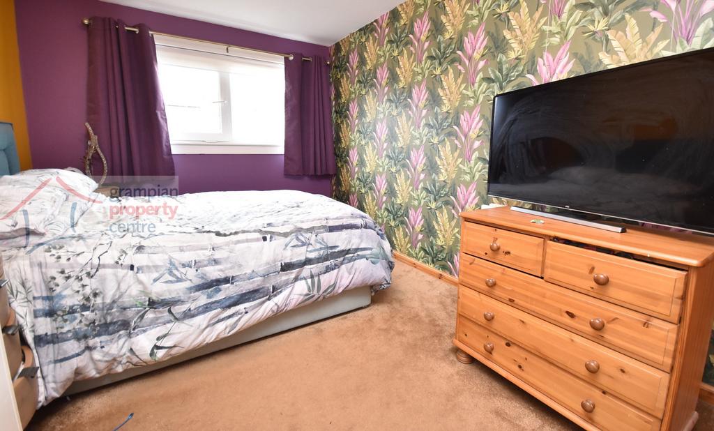 Bed 1 .JPG