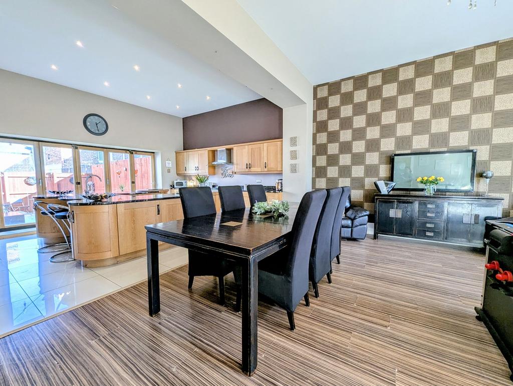 Kitchen/Diner/Family Room