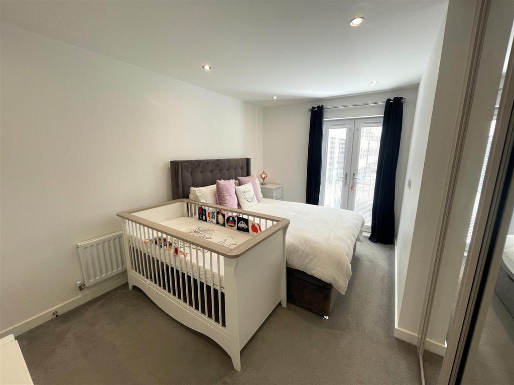Master Bedroom 1.JPG