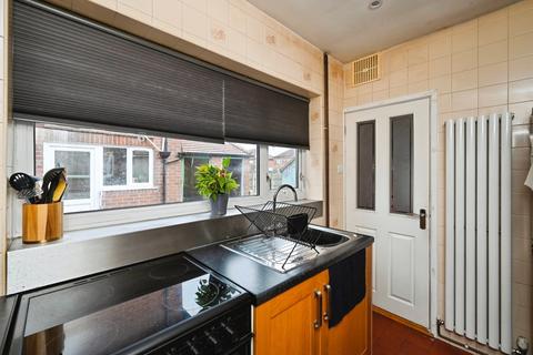 3 bedroom semi-detached house for sale, Bulwer Road, Kirkby-in-Ashfield, Nottingham, Nottinghamshire, NG17