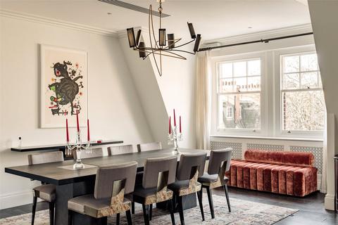 3 bedroom apartment for sale, South Street, London W1K