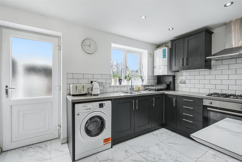 Kitchen 1 3.jpeg