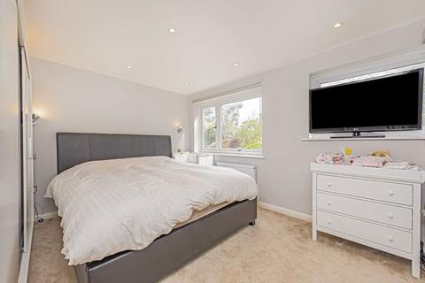 4 bedroom terraced house for sale, Grove Crescent, Kingston Upon Thames KT1
