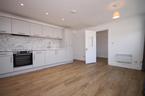 1 bedroom apartment to rent, HIGH STREET, LEATHERHEAD, KT22