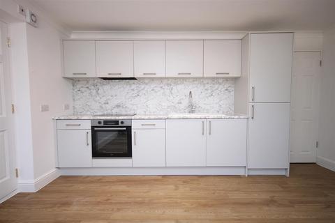 1 bedroom apartment to rent, HIGH STREET, LEATHERHEAD, KT22