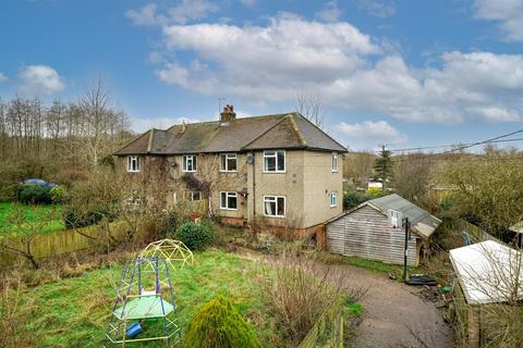 3 bedroom semi-detached house for sale - New Ground Cottages, Hemp Lane, Wigginton, HP23 6DW