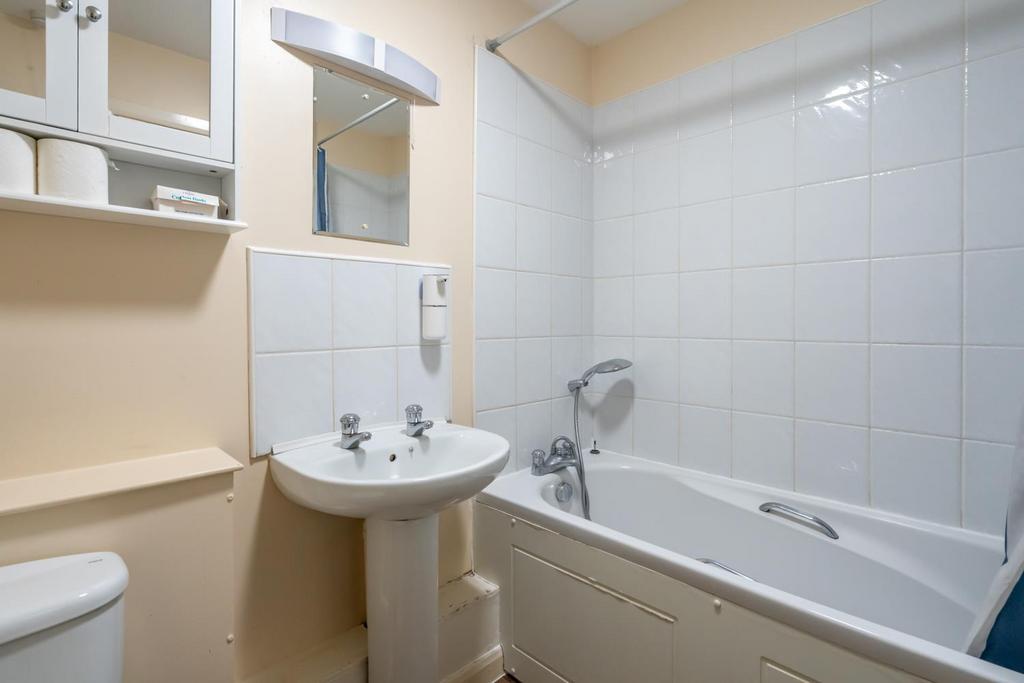 Bathroom.jpg