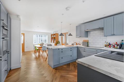 4 bedroom semi-detached house for sale, Hawthorn Way, Truro TR3