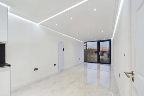 1 bedroom apartment to rent, Bloemfontein Road, London, W12