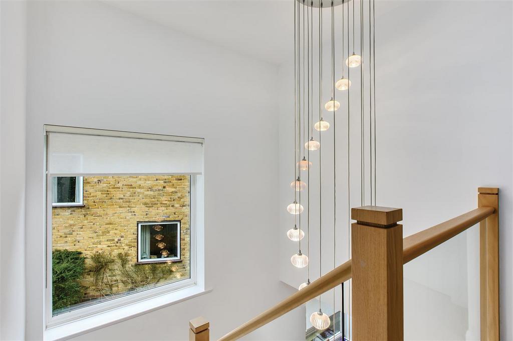 16 Foalhurst Close (17).jpg