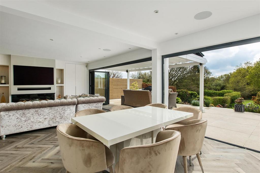 16 Foalhurst Close (22).jpg