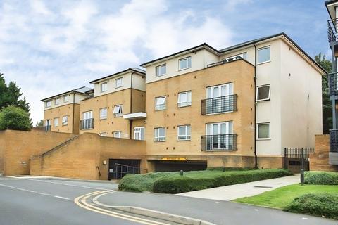 2 bedroom flat to rent, The Uplands, Bricket Wood, AL2