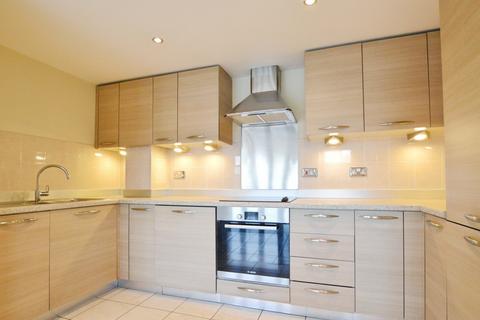 2 bedroom flat to rent, The Uplands, Bricket Wood, AL2