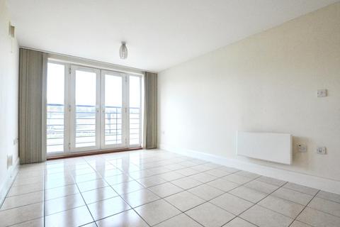 2 bedroom flat to rent, The Uplands, Bricket Wood, AL2