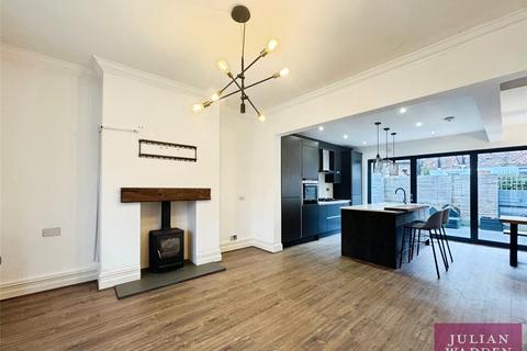 3 bedroom terraced house to rent, Tintern Avenue, West Didsbury, Manchester, M20