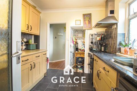 3 bedroom semi-detached house for sale, Chesterfield Drive, Ipswich
