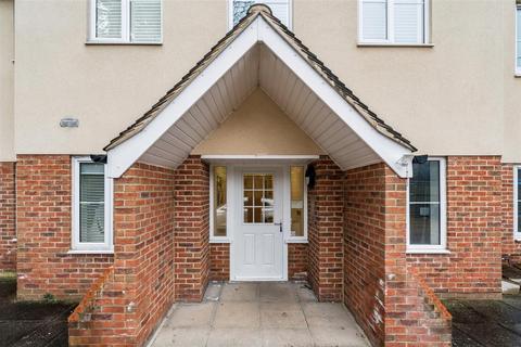 2 bedroom flat for sale, Castle Gate, Chorleywood WD3