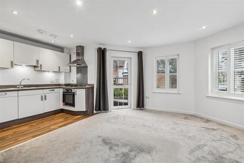 2 bedroom flat for sale, Castle Gate, Chorleywood WD3