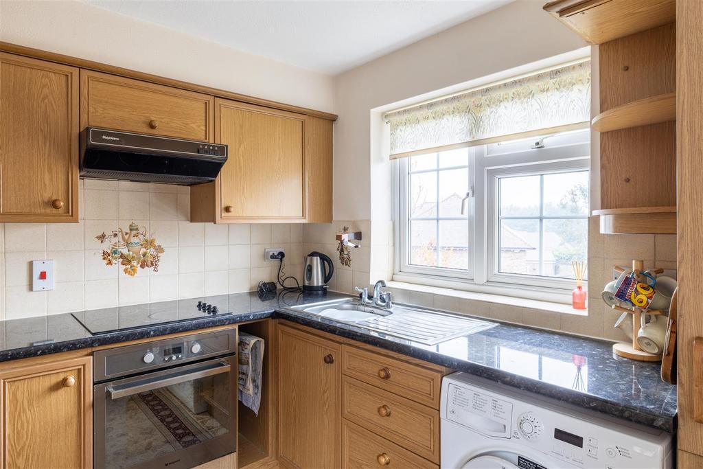 8 Hazelgrove Gardens-11.jpg