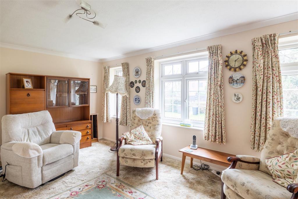 8 Hazelgrove Gardens-3.jpg