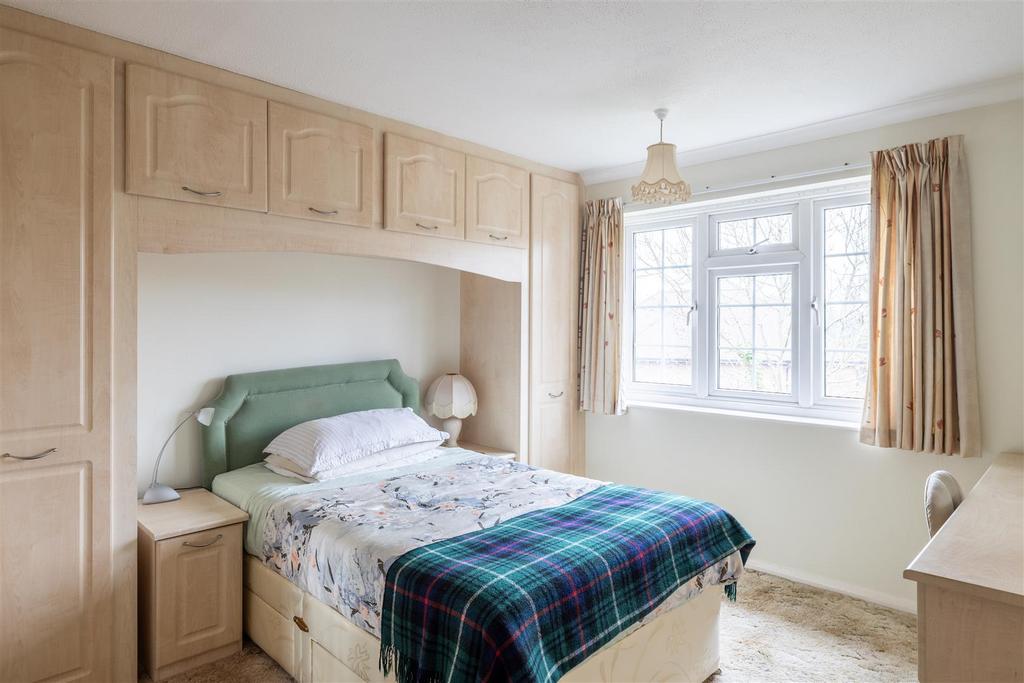 8 Hazelgrove Gardens-5.jpg