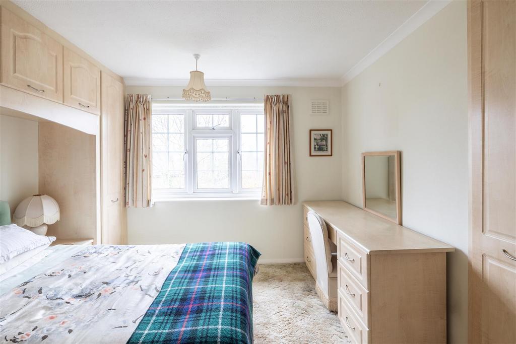 8 Hazelgrove Gardens-6.jpg