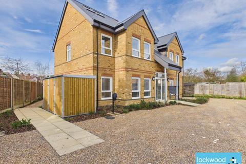 1 bedroom apartment to rent, Maxwell Mews, Egham