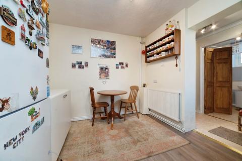 4 bedroom end of terrace house for sale, Turner Road, Beverley, HU17