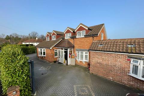 undefined, Woodcot Gardens, FARNBOROUGH GU14