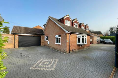 undefined, Woodcot Gardens, FARNBOROUGH GU14