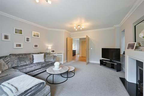 undefined, Hillside, Banstead