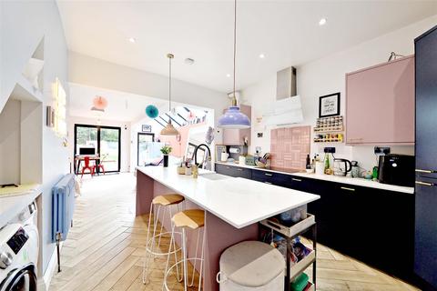 undefined, First Avenue, Birmingham B29