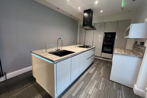 3 bedroom terraced house to rent - Windsor Road, Manchester, M43
