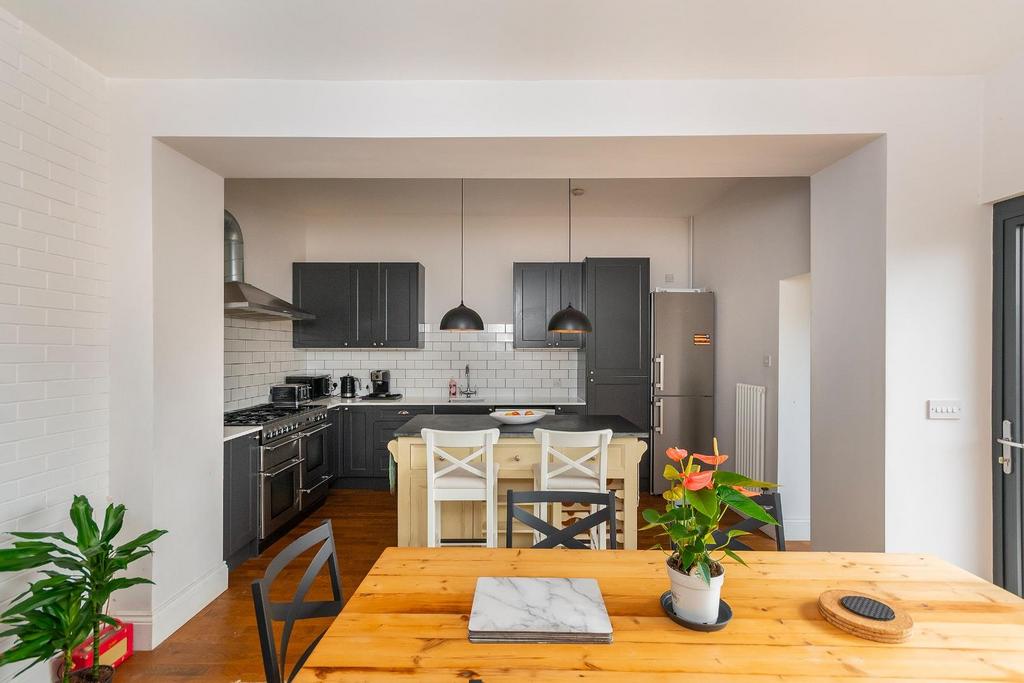 1 C6 R9 ACM - Kitchen Diner G.jpg