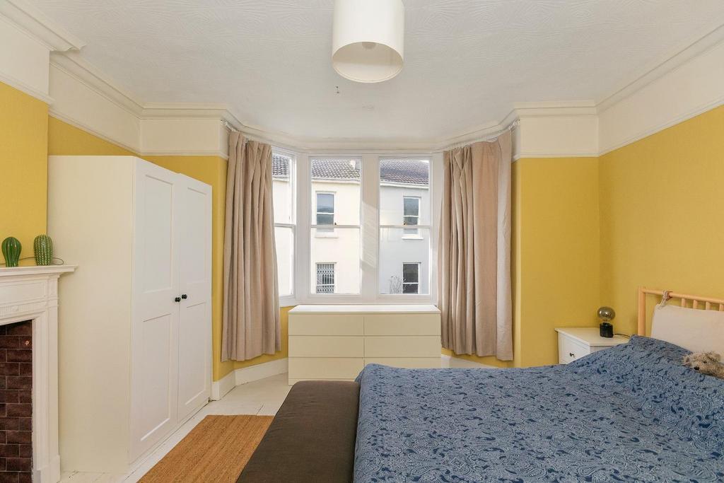 1 C6 R9 ACM - Bedroom D.jpg