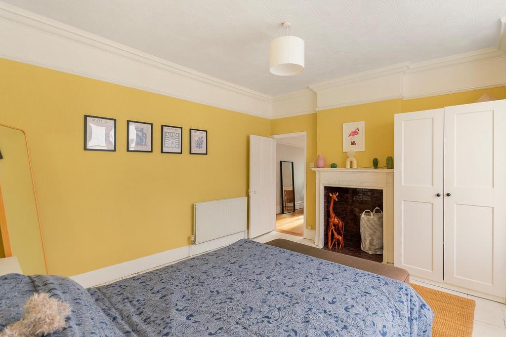 1 C6 R9 ACM - Bedroom C.jpg