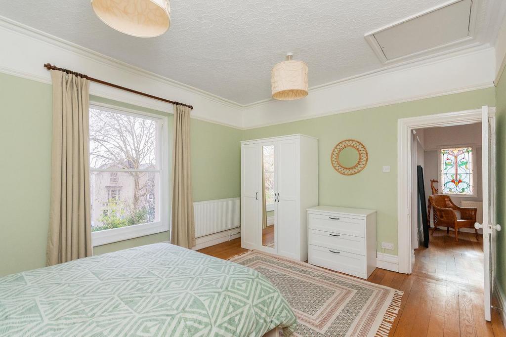 1 C6 R9 ACM - Bedroom G.jpg