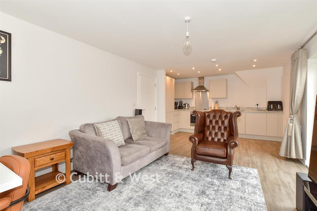 Lounge/Kitchen