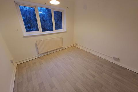 undefined, Luton LU2