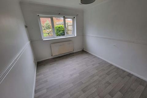 undefined, Luton LU2